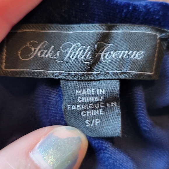 Saks Fifth Avenue Dark Blue Velvet High Neck Cold Shoulder Top - Picture 4 of 6